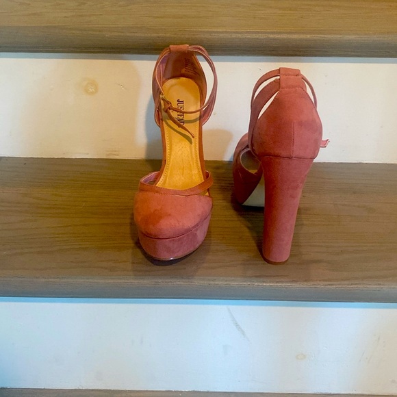 ❣️Mauve (Pink/Blush tones) Heeled Shoe w/ankle strap❣️ - Picture 3 of 5